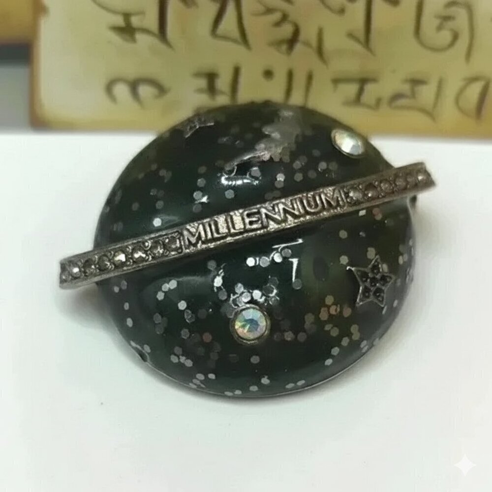 Black Vintage celestial planet Pin brooch C46 - Picture 1 of 5